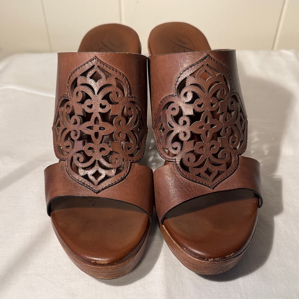 Brighton Elegant Brown Leather Wedge